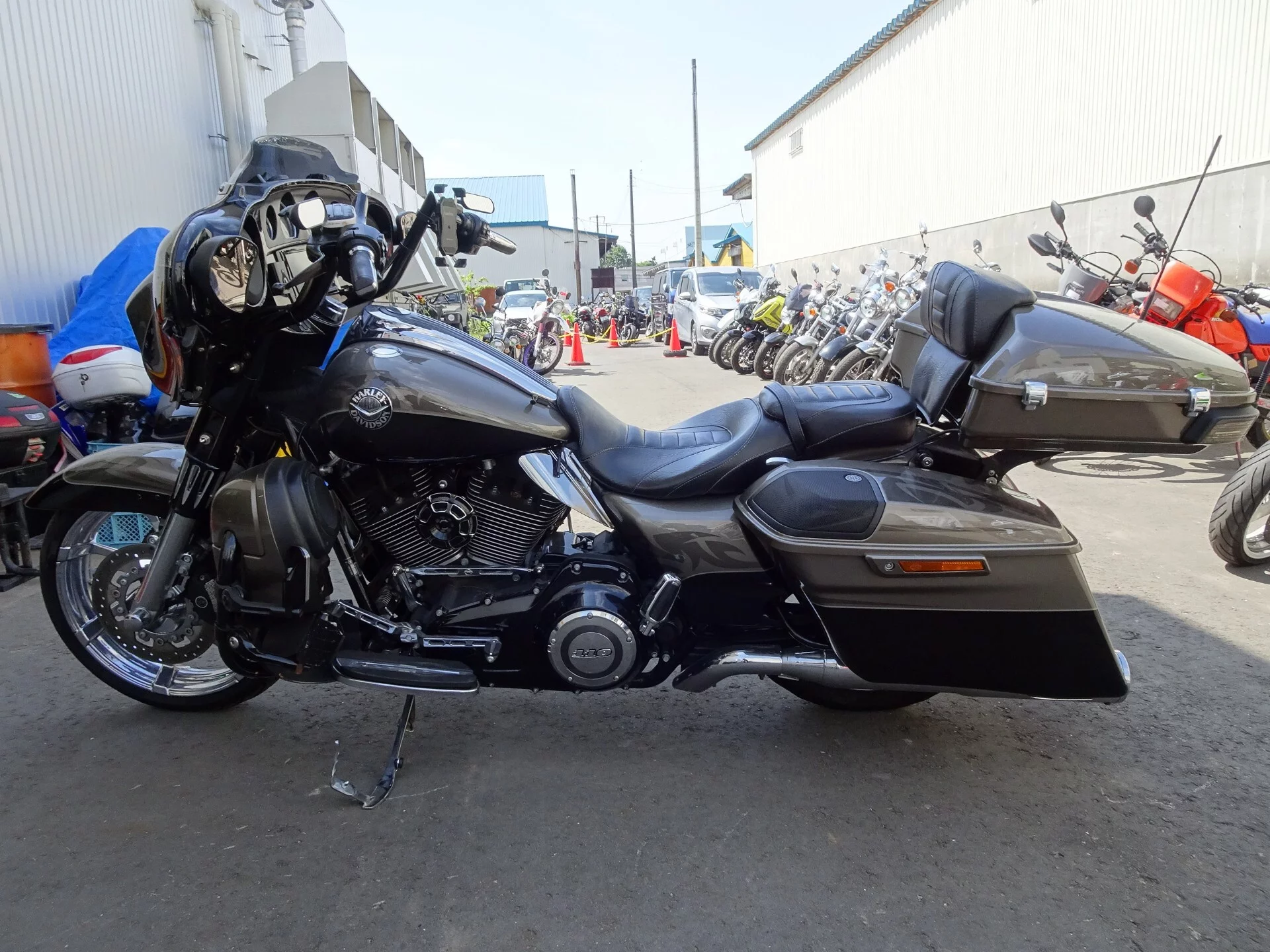 Harley-Davidson HARLEY FLHRSE1800CVO  с аукциона в Японии