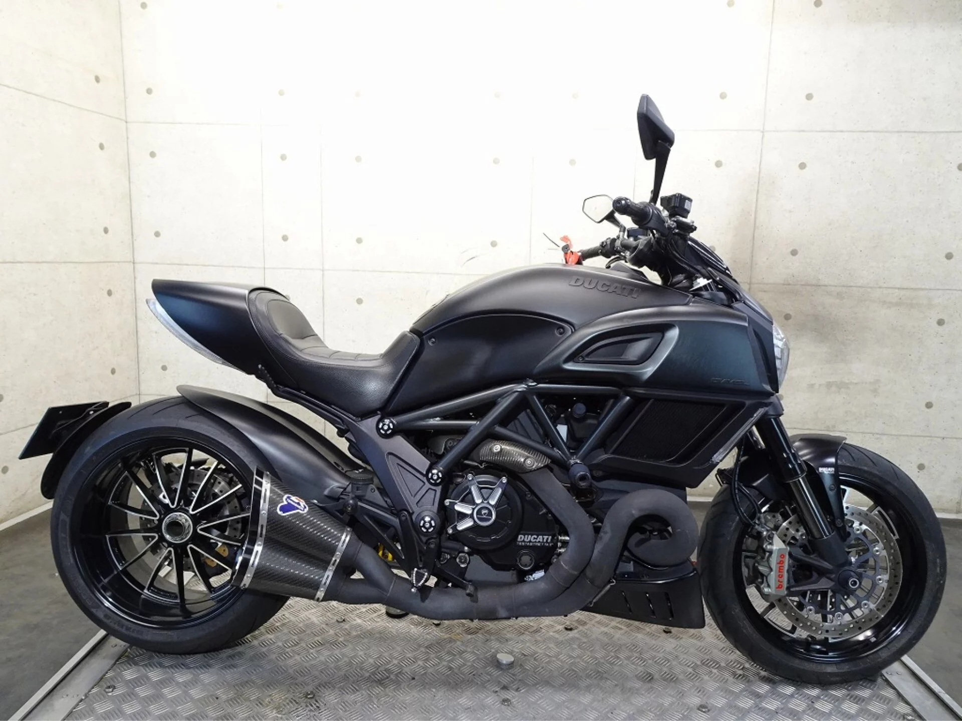 Ducati DUCATI  DIAVEL DARK  с аукциона в Японии