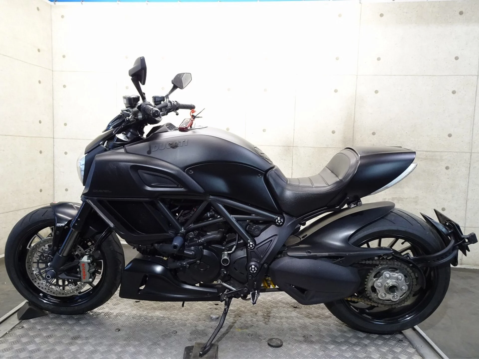 Ducati DUCATI  DIAVEL DARK  с аукциона в Японии