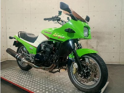 Kawasaki GPZ900R