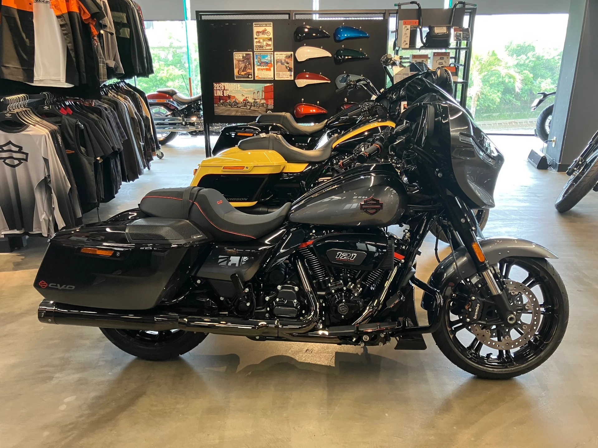 Harley-Davidson HARLEY FLHXSE CVO  с аукциона в Японии