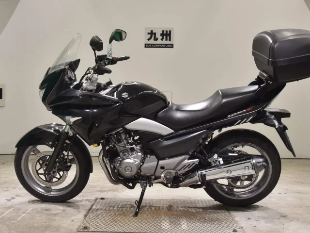 Suzuki GSR250S  с аукциона в Японии