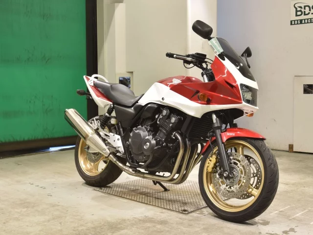 Honda CB400SFV-4 BOLDORABS  с аукциона в Японии