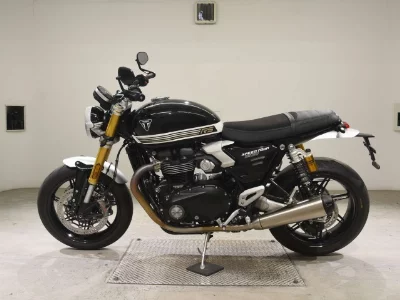 Мотоцикл из Японии Triumph 