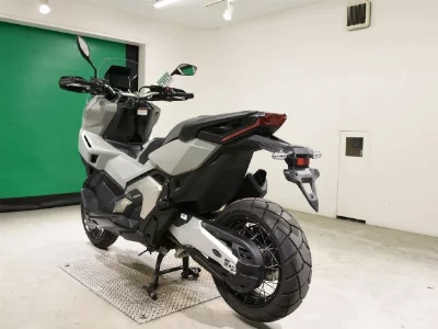 Honda X-ADV750-2