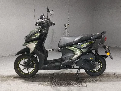 Yamaha  CYGNUS  RAY ZR