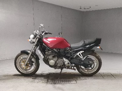 Suzuki BANDIT250-1