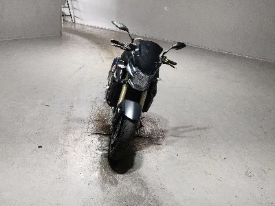 Suzuki GSR750
