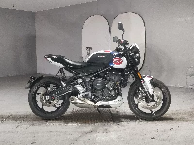 Triumph  TRIUMPH  TRIDENT 660
