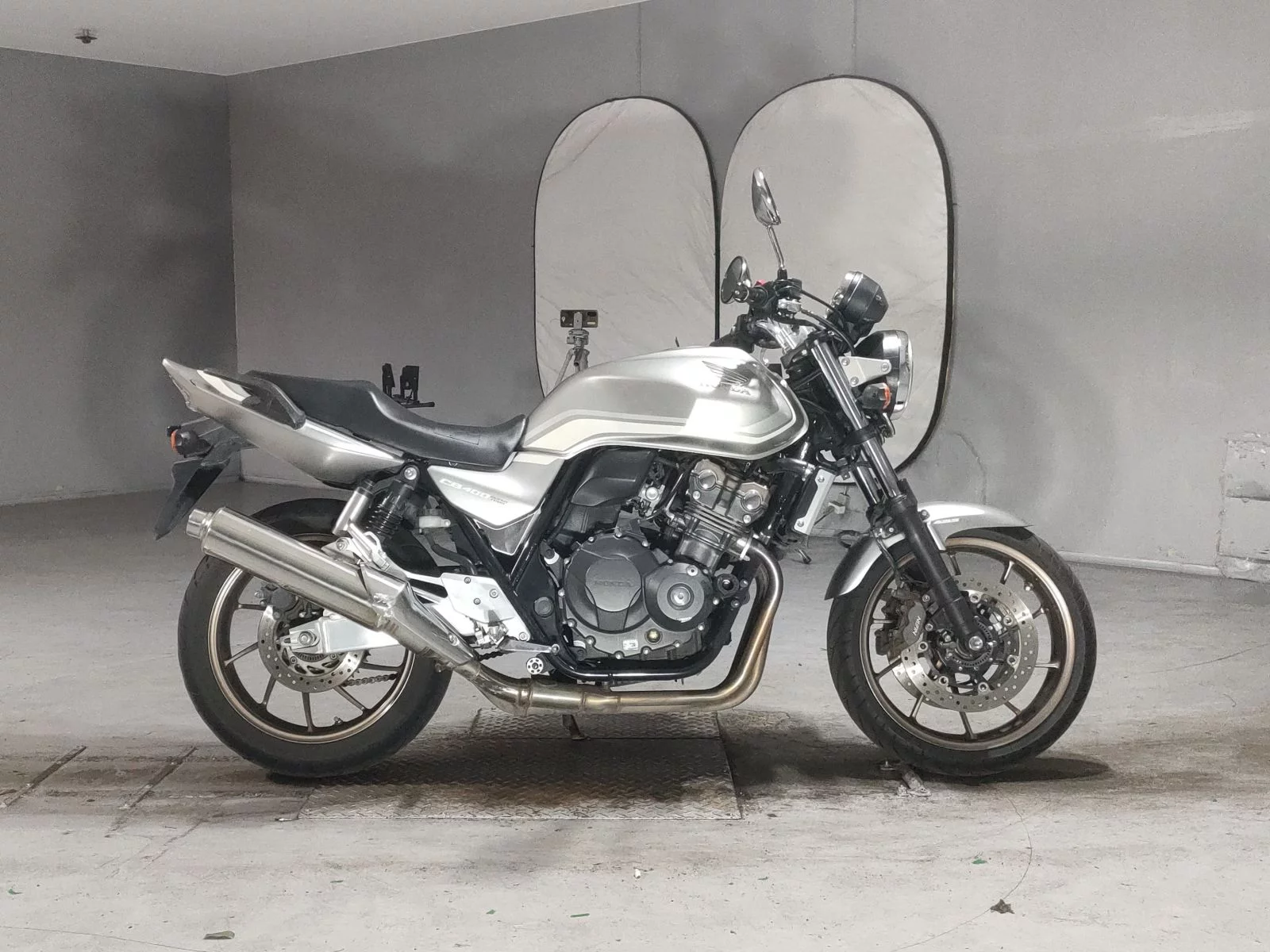 Honda CB400SFV-4 2020