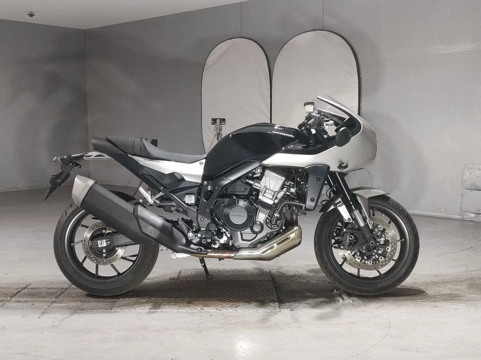 Honda HAWK 11  с аукциона в Японии