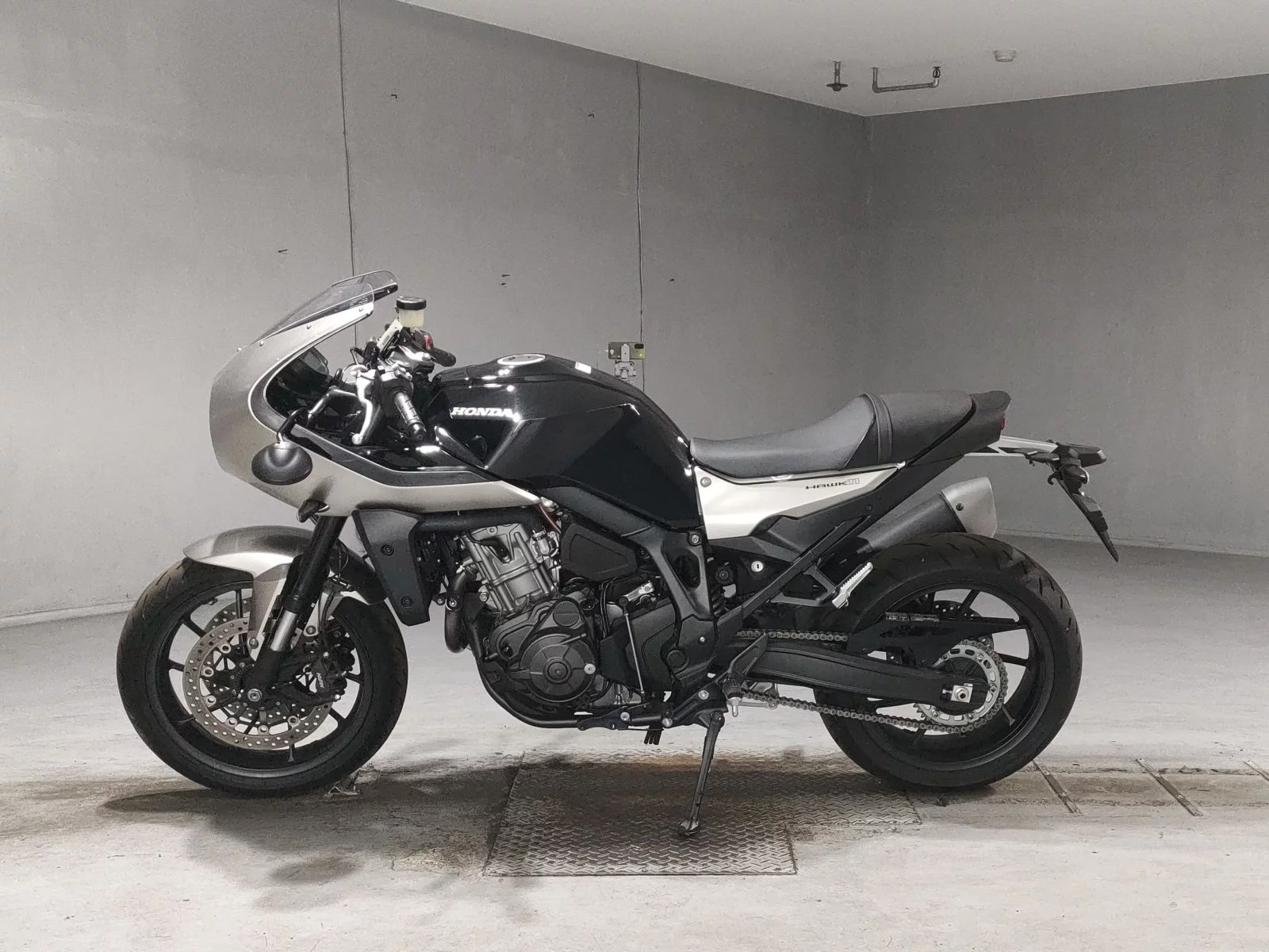 Honda HAWK 11  с аукциона в Японии