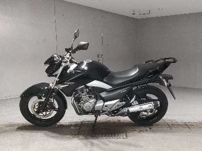 Suzuki GSR250
