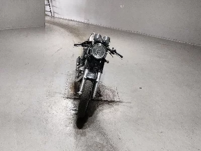 Yamaha SR400-1