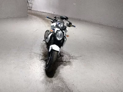Suzuki GLADIUS650
