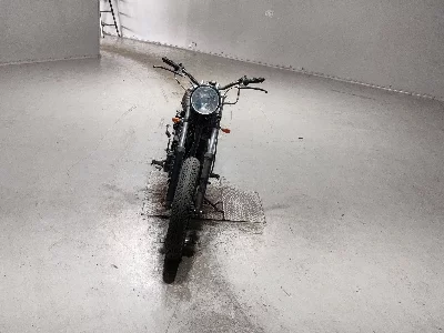 Yamaha SR400-1