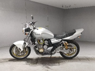 Yamaha XJR400R-1