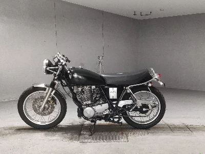 Yamaha SR400-1