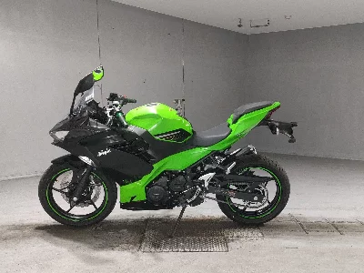Kawasaki NINJA400