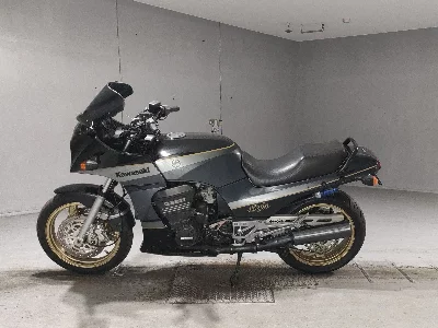 Kawasaki GPZ900R