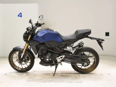 Мотоцикл из Японии Honda CB250RA