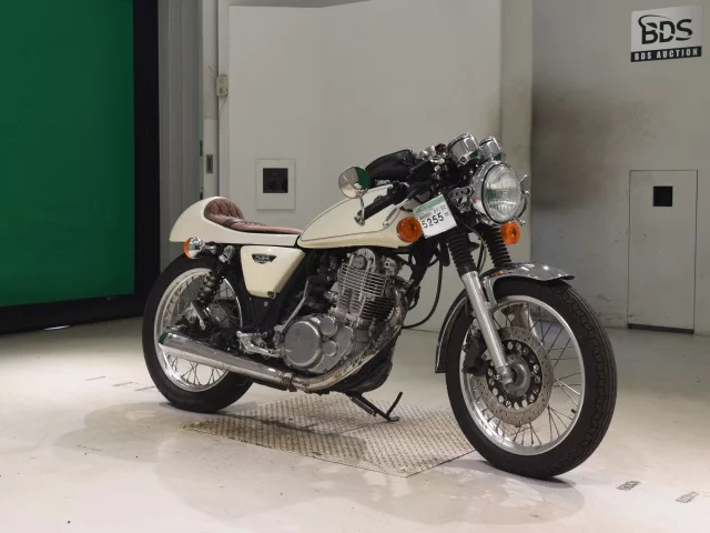 Yamaha SR400-4  с аукциона в Японии