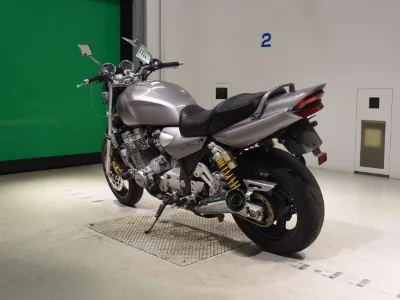 Yamaha XJR1300