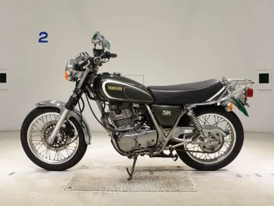 Yamaha SR400-4