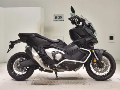Honda X-ADV750-2