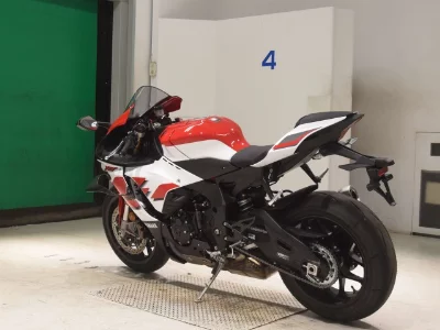 Yamaha YZF-R1