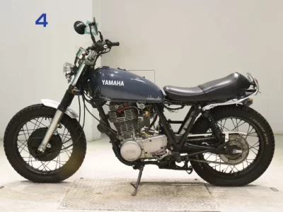 Мотоцикл из Японии Yamaha SR400-2