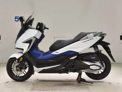 Honda  FORZA -5