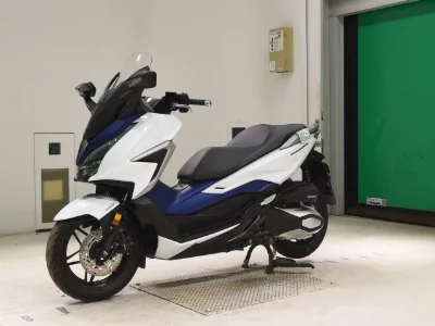 Honda  FORZA -5