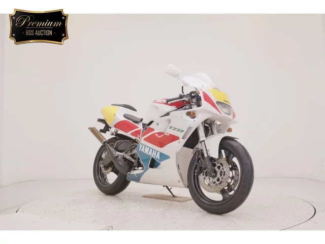 Yamaha TZR250RS  с аукциона в Японии