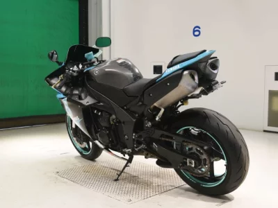Yamaha YZF-R1