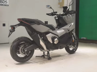 Honda X-ADV750-2
