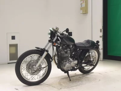 Yamaha SR400-2