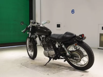 Yamaha SR400-2 с аукционов Японии