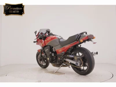 Kawasaki GPZ900R