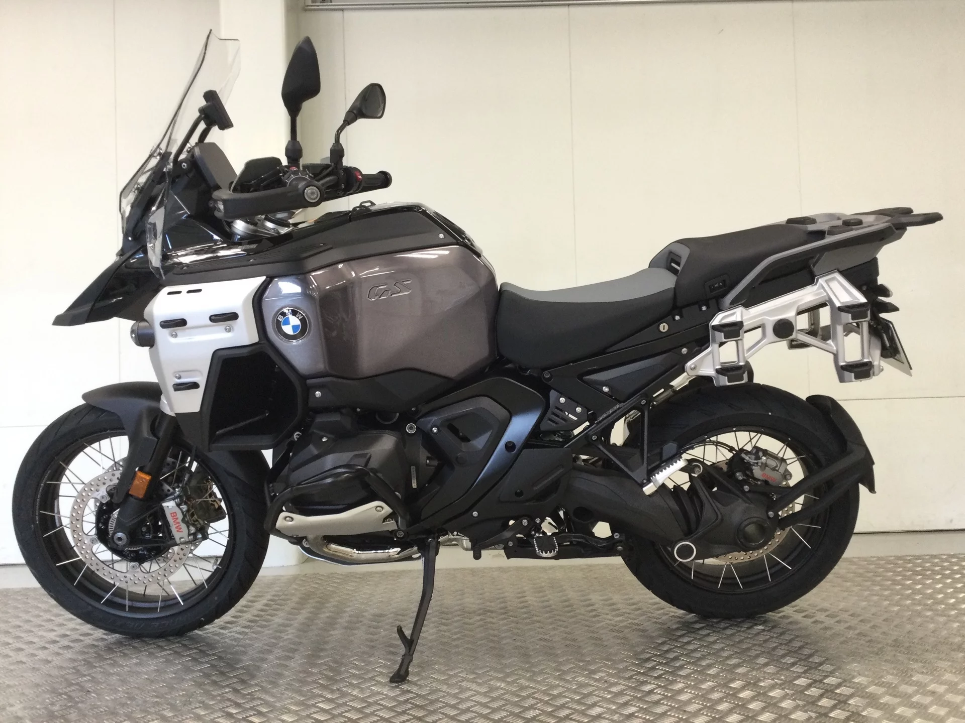 BMW BMW R1300GS ADV  с аукциона в Японии