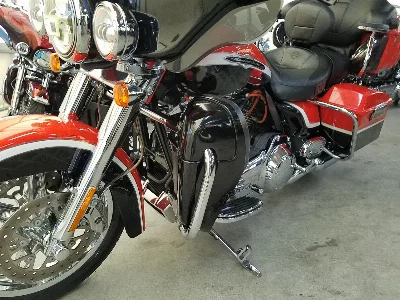 Harley-Davidson HARLEY FLHTCUSE1800CVO
