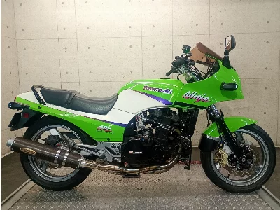 Kawasaki GPZ900R