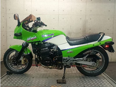 Kawasaki GPZ900R