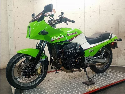 Kawasaki GPZ900R