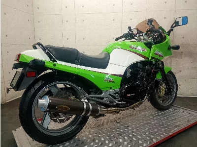 Kawasaki GPZ900R