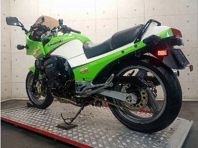 Kawasaki GPZ900R