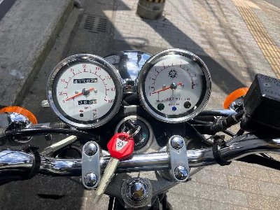 Yamaha SR400-1