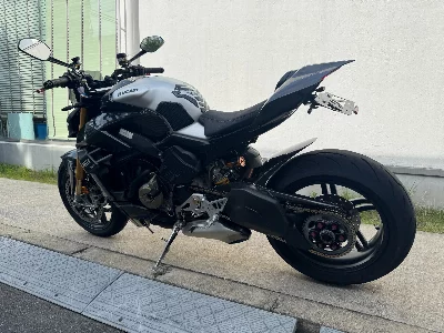 Ducati  DUCATI  STREET  FIGHTER V4S