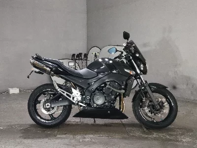 Suzuki GSR400