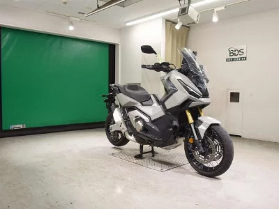 Honda X-ADV750-2